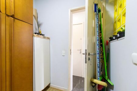Apartamento para alugar com 240m², 4 quartos e 2 vagas Apartamento para alugar com 240m², 4 quartos e 2 vagasQuarto de Serviço