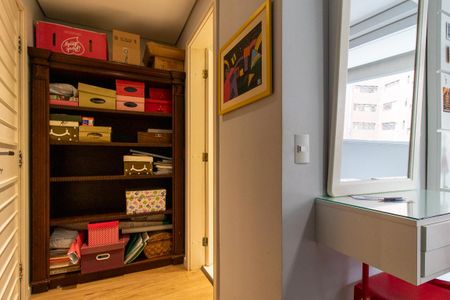 Apartamento para alugar com 240m², 4 quartos e 2 vagas Apartamento para alugar com 240m², 4 quartos e 2 vagasSuíte