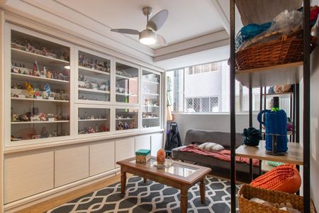 Apartamento para alugar com 240m², 4 quartos e 2 vagas Apartamento para alugar com 240m², 4 quartos e 2 vagasQuarto