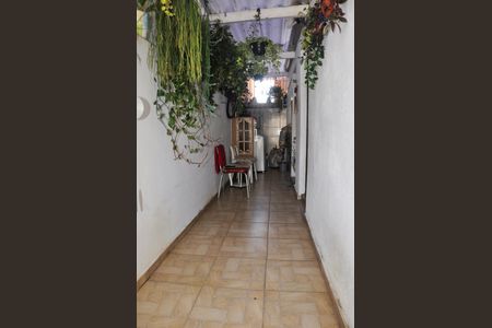 Casa à venda com 99m², 3 quartos e 2 vagas Casa à venda com 99m², 3 quartos e 2 vagas Corredor Externo