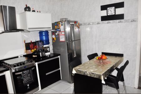 Casa à venda com 99m², 3 quartos e 2 vagas Casa à venda com 99m², 3 quartos e 2 vagasCozinha