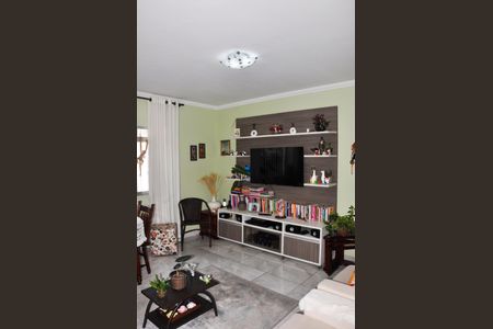 Casa à venda com 99m², 3 quartos e 2 vagas Casa à venda com 99m², 3 quartos e 2 vagasSala