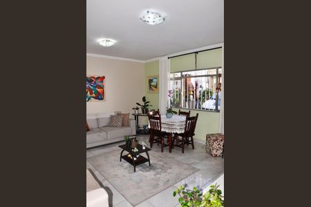 Casa à venda com 99m², 3 quartos e 2 vagas Casa à venda com 99m², 3 quartos e 2 vagasSala