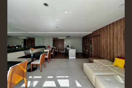 Apartamento à venda com 34m², 1 quarto e 1 vagaÁrea comum