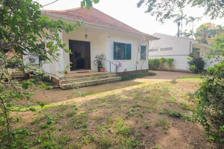 Casa à venda com 140m², 4 quartos e 4 vagas Casa à venda com 140m², 4 quartos e 4 vagasJardim