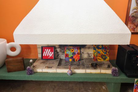 Casa à venda com 140m², 4 quartos e 4 vagas Casa à venda com 140m², 4 quartos e 4 vagasDetalhe Sala 1 - Lareira