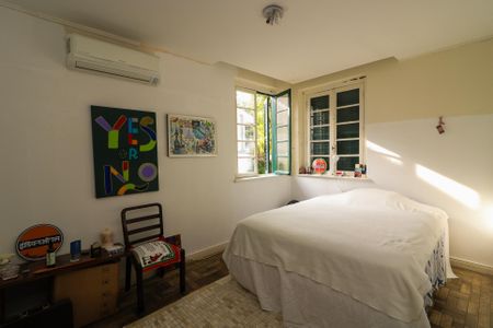 Casa à venda com 140m², 4 quartos e 4 vagas Casa à venda com 140m², 4 quartos e 4 vagasQuarto 1