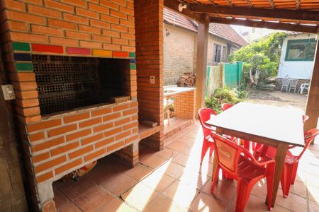 Casa à venda com 140m², 4 quartos e 4 vagas Casa à venda com 140m², 4 quartos e 4 vagasVaranda