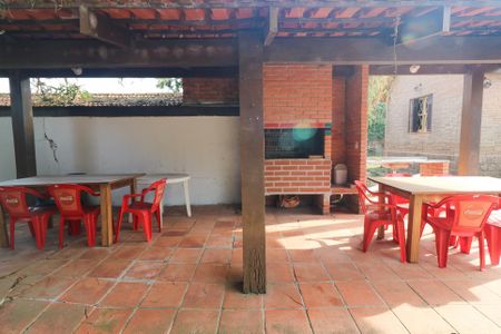 Casa à venda com 140m², 4 quartos e 4 vagas Casa à venda com 140m², 4 quartos e 4 vagasVaranda