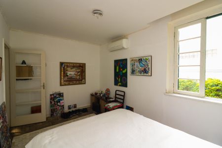 Casa à venda com 140m², 4 quartos e 4 vagas Casa à venda com 140m², 4 quartos e 4 vagasQuarto 1