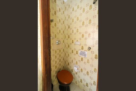 Casa à venda com 140m², 4 quartos e 4 vagas Casa à venda com 140m², 4 quartos e 4 vagasBanheiro de serviço