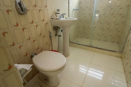 Casa à venda com 140m², 4 quartos e 4 vagas Casa à venda com 140m², 4 quartos e 4 vagasBanheiro da Suíte