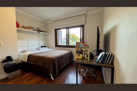 Casa à venda com 253m², 3 quartos e 4 vagasQuarto 2