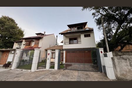 Casa à venda com 253m², 3 quartos e 4 vagasFachada