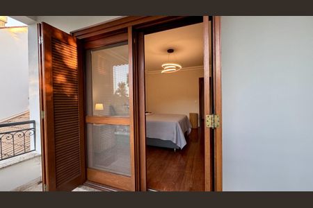 Casa à venda com 253m², 3 quartos e 4 vagasVaranda