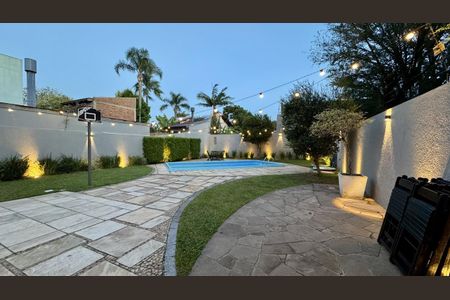 Casa à venda com 253m², 3 quartos e 4 vagasÁrea comum - Piscina