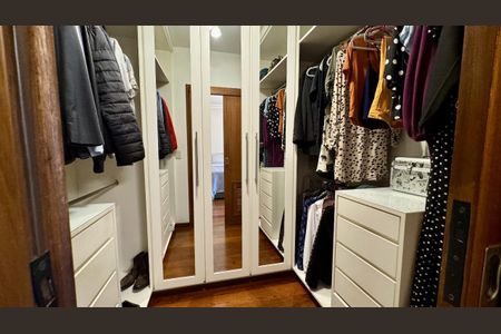 Casa à venda com 253m², 3 quartos e 4 vagasCloset da Suíte
