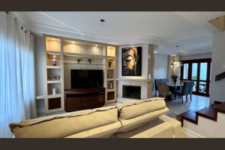 Casa à venda com 253m², 3 quartos e 4 vagasSala