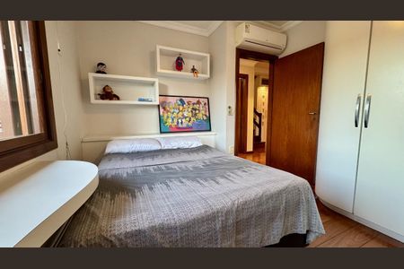 Casa à venda com 253m², 3 quartos e 4 vagasQuarto 2