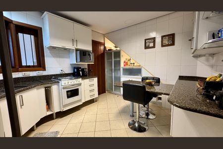 Casa à venda com 253m², 3 quartos e 4 vagasCozinha