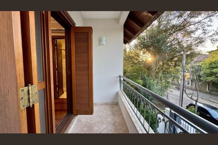 Casa à venda com 253m², 3 quartos e 4 vagasVaranda