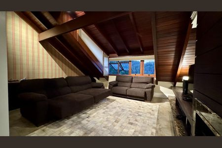 Casa à venda com 253m², 3 quartos e 4 vagasSala 2