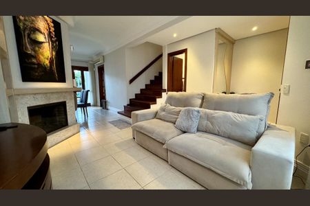 Casa à venda com 253m², 3 quartos e 4 vagasSala