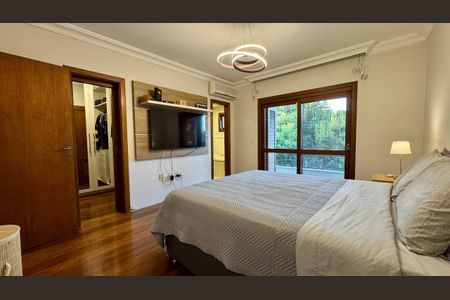 Casa à venda com 253m², 3 quartos e 4 vagasSuíte