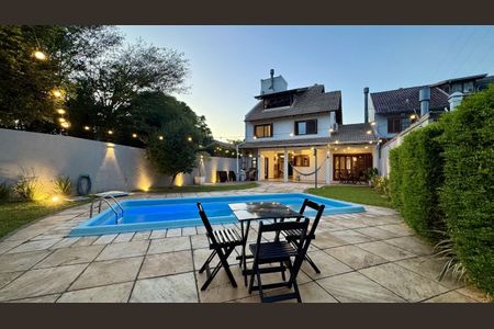 Casa à venda com 253m², 3 quartos e 4 vagasÁrea comum - Piscina