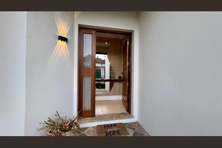 Casa à venda com 253m², 3 quartos e 4 vagasSala