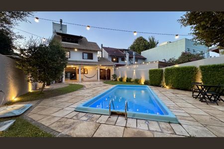 Casa à venda com 253m², 3 quartos e 4 vagasÁrea comum - Piscina