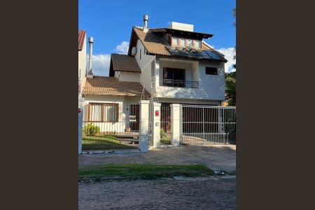 Casa à venda com 253m², 3 quartos e 4 vagasFachada