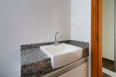 Apartamento à venda com 62m², 2 quartos e 2 vagasBanheiro da Suíte