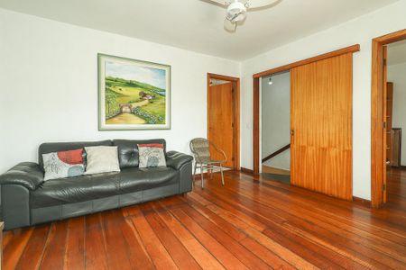 Casa à venda com 200m², 4 quartos e 2 vagasSala