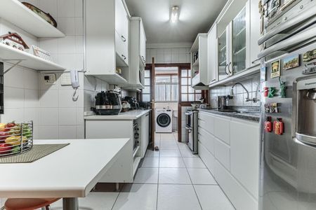 Apartamento à venda com 159m², 4 quartos e 3 vagas Apartamento à venda com 159m², 4 quartos e 3 vagasCozinha