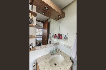 Apartamento à venda com 159m², 4 quartos e 3 vagas Apartamento à venda com 159m², 4 quartos e 3 vagasBanheiro da Suíte 2