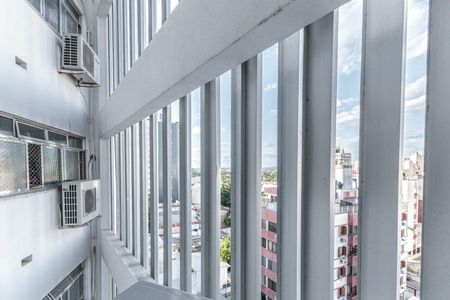 Apartamento à venda com 159m², 4 quartos e 3 vagas Apartamento à venda com 159m², 4 quartos e 3 vagasVista da área de serviço