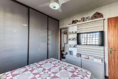Apartamento à venda com 159m², 4 quartos e 3 vagas Apartamento à venda com 159m², 4 quartos e 3 vagasSuíte 2