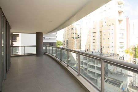 Apartamento à venda com 168m², 3 quartos e 3 vagasVaranda da Sala