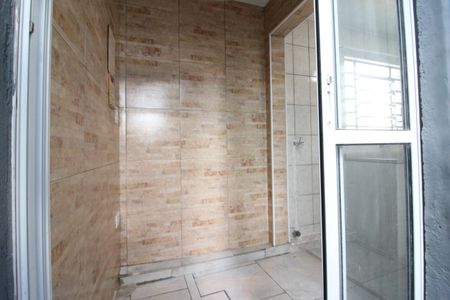 Casa para alugar com 70m², 2 quartos e 1 vagaÁrea de Serviço