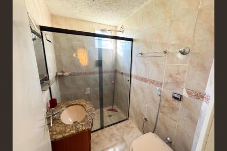 Apartamento à venda com 55m², 2 quartos e 1 vaga Apartamento à venda com 55m², 2 quartos e 1 vagaBanheiro