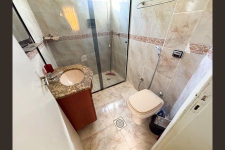 Apartamento à venda com 55m², 2 quartos e 1 vaga Apartamento à venda com 55m², 2 quartos e 1 vagaBanheiro