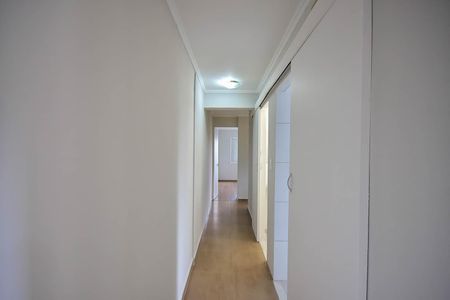 Apartamento à venda com 60m², 2 quartos e 2 vagasCorredor