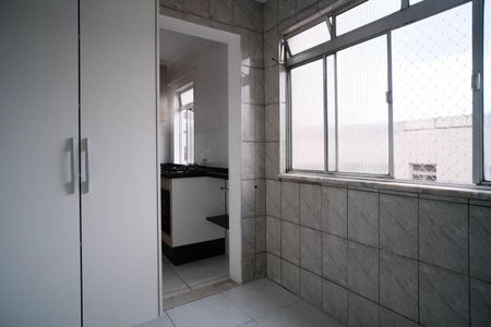 Casa à venda com 58m², 2 quartos e 1 vagaÁrea de Serviço