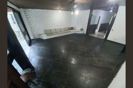 Casa de condomínio à venda com 400m², 6 quartos e 2 vagasFoto 01