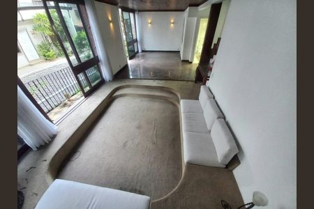 Casa de condomínio à venda com 400m², 6 quartos e 2 vagasFoto 01