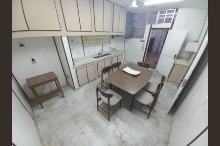 Casa de condomínio à venda com 400m², 6 quartos e 2 vagasFoto 01
