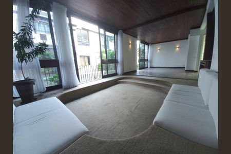 Casa de condomínio à venda com 400m², 6 quartos e 2 vagasFoto 01