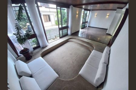 Casa de condomínio à venda com 400m², 6 quartos e 2 vagasFoto 01