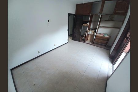 Casa de condomínio à venda com 400m², 6 quartos e 2 vagasFoto 01
